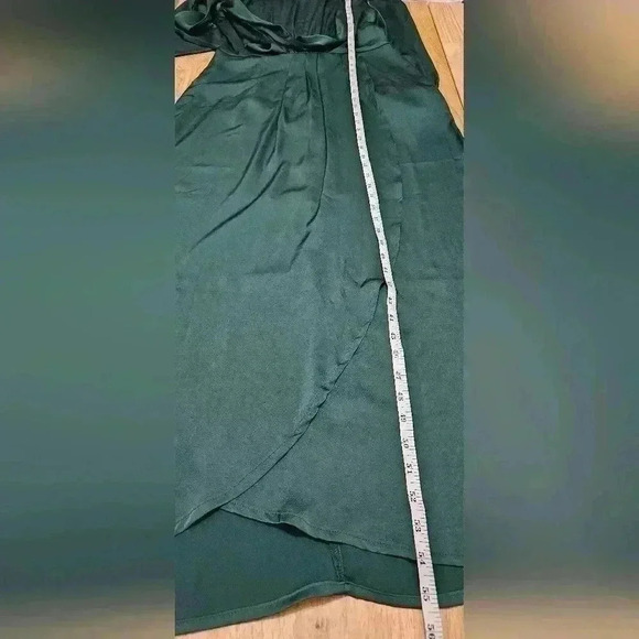 Pin Up Art Women's Size M 100% Satin Empire Waist Long Sleeve Maxi Dress NWT - Picture 4 of 11